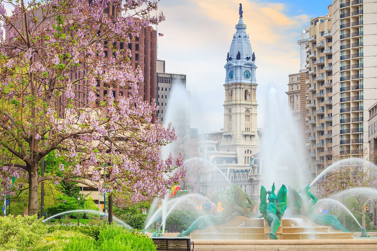 View of Swann Memorial Fountain and Independence Hall on a Philadelphia Flight + Hotel all inclusive package