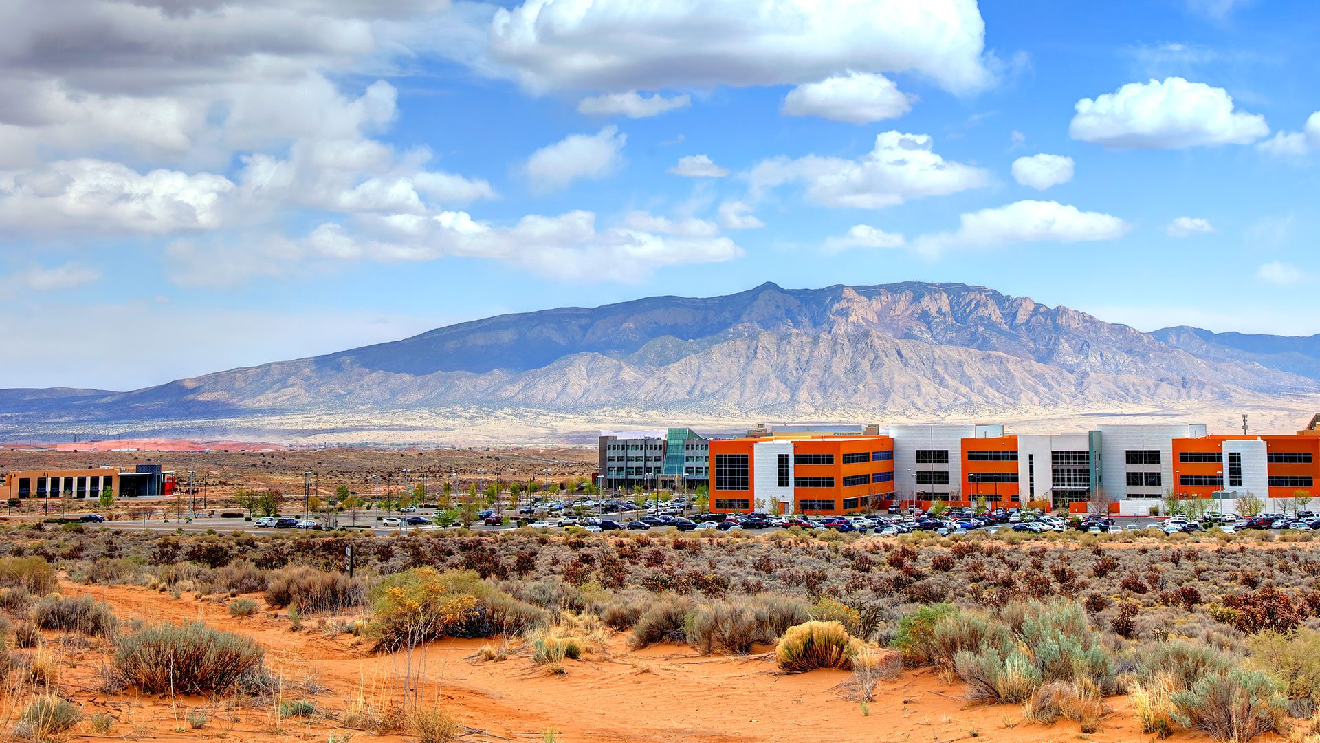 View of Santa Fe buildings and desert on a JetBlue Vacations Flight + Hotel all inclusive vacation package