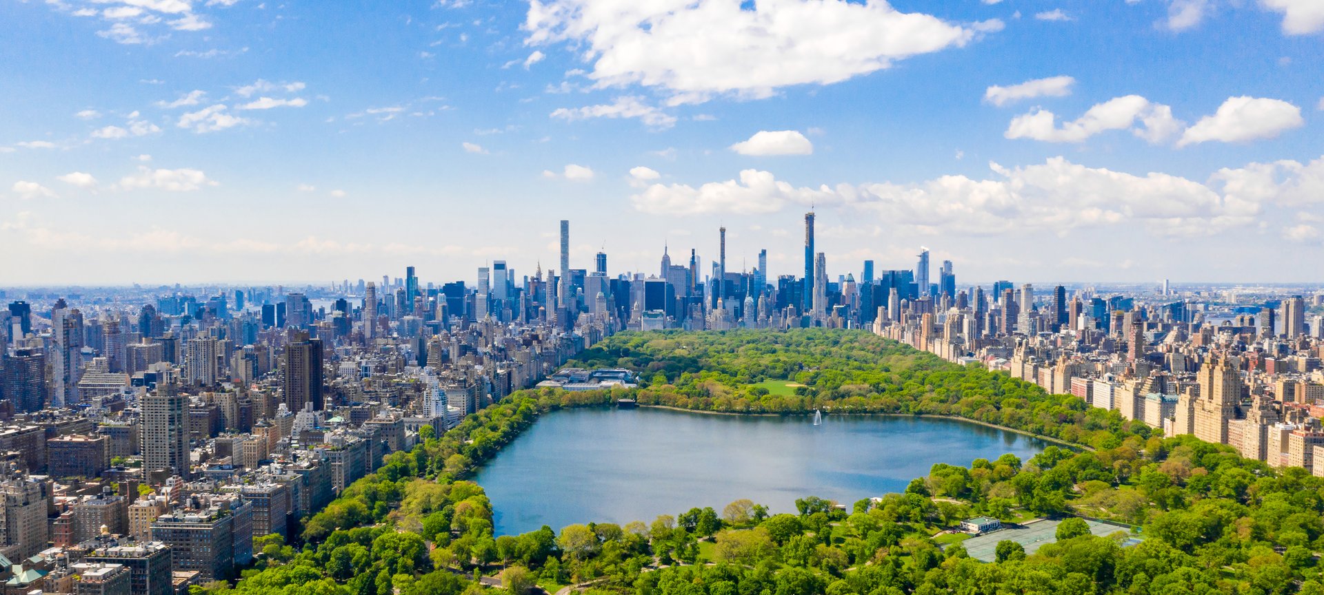 Aerial view of Central Park in Manhattan on a Flight + Hotel New York all inclusive vacation package