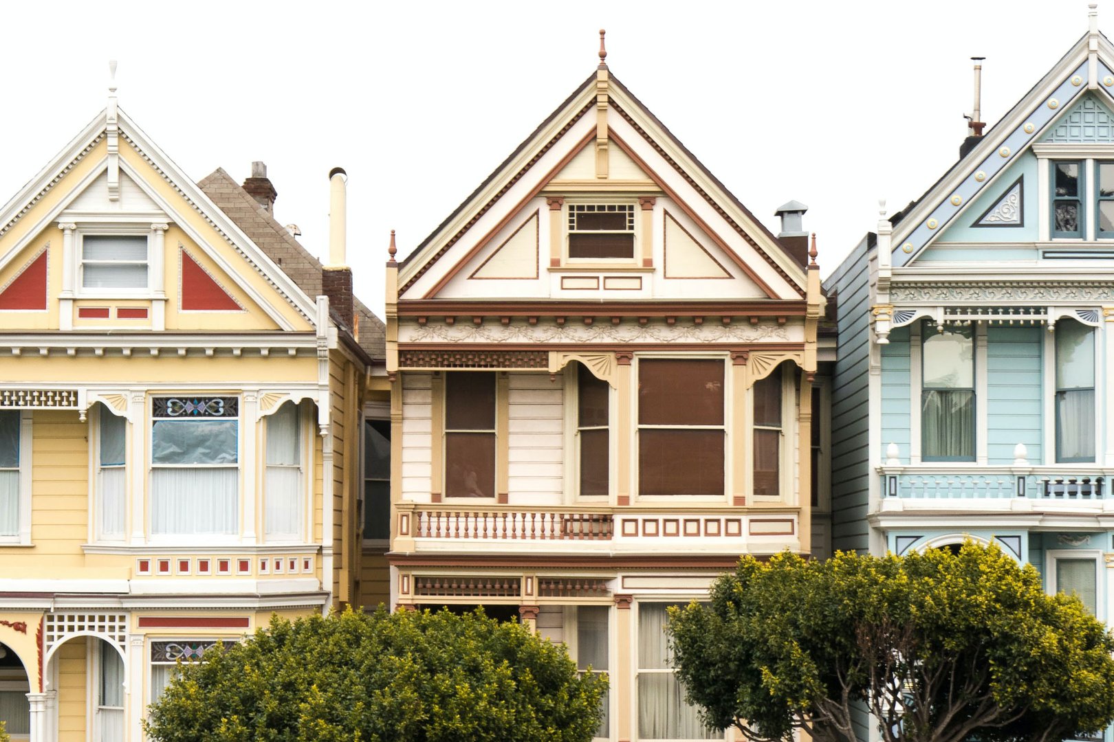 View of homes in San Francisco during a California Flight + Hotel JetBlue Vacations all inclusive package