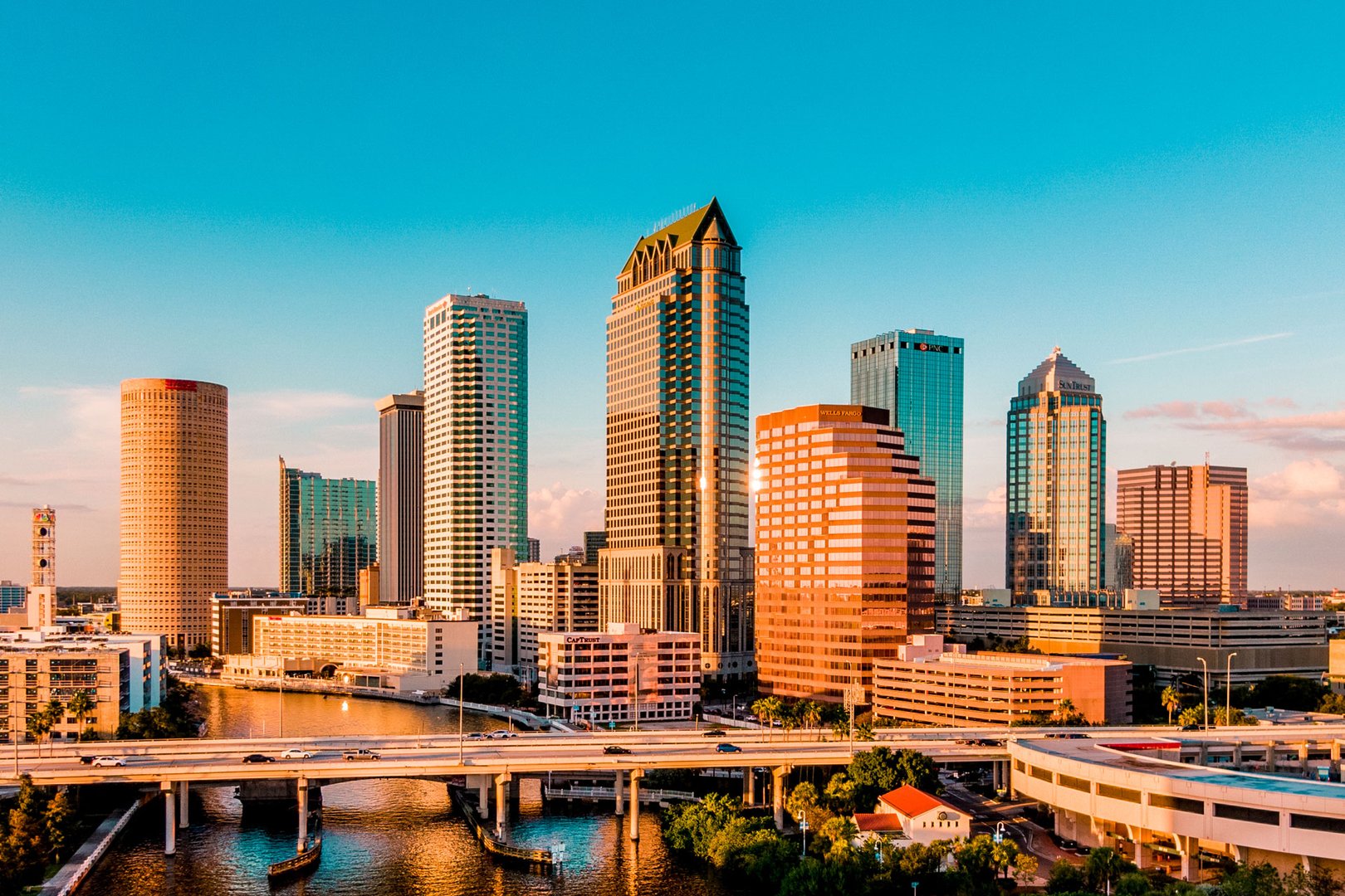 Panoramic view of the city of Tampa on a Florida Flight + Hotel all inclusive package with JetBlue Vacations