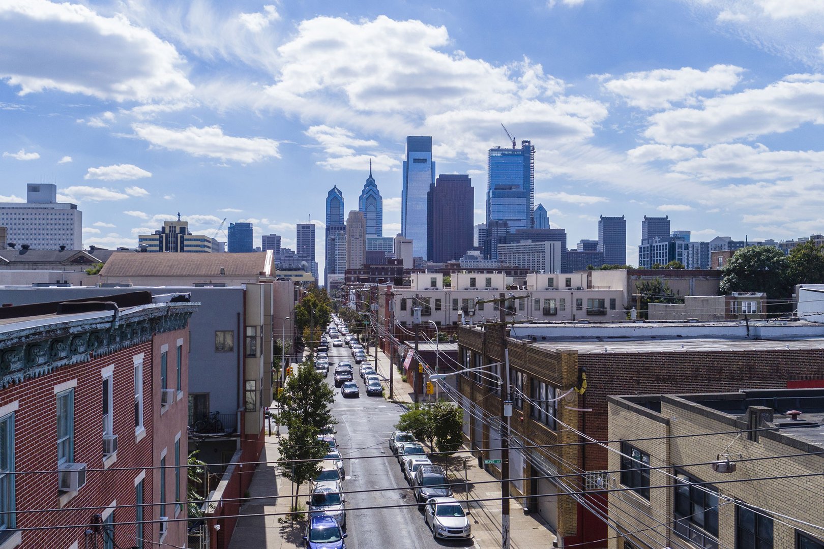 Aerial view of street with skyline in background on a Philadelphia, PA Flight + Hotel JetBlue Vacations all inclusive package